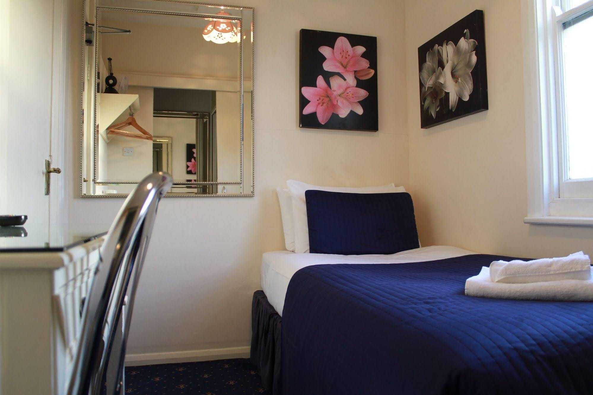 Blades Hotel London Ngoại thất bức ảnh